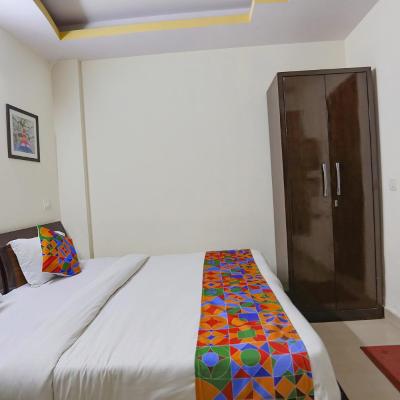 THE EDEN HOTEL Near Okhla (G-43, Kalindi Kunj, Next to Living Style MallJasola, Appollo Hospital to Noida Main Road 110025 New Delhi)