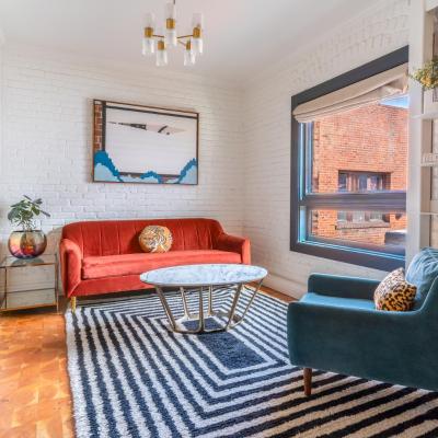 Gold-Diggers (5630 Santa Monica Blvd CA 90038 Los Angeles)