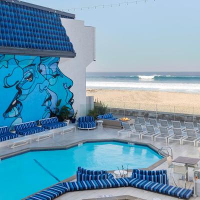 Photo Surfer Beach Hotel