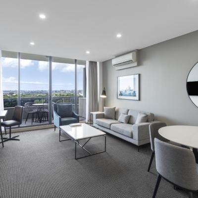Meriton Suites Waterloo (30 Danks Street, Waterloo 2017 Sydney)