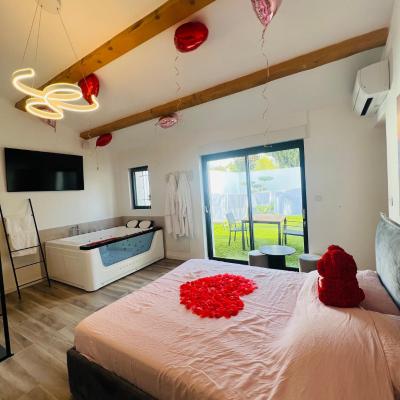 Magnifique loveroom (22 Route de la Treille 13011 Marseille)