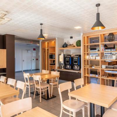 B&B HOTEL Limoges Centre Gare (24, allée de Séto 87000 Limoges)