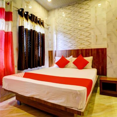 Hotel Aga Begs (Shirin Manzil, 3rd floor. Walton Road, new Electric House,  Walton Road,  Colaba 400039 Mumbai)