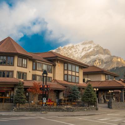 Elk + Avenue Hotel (333 Banff Avenue T1L 1B1 Banff)