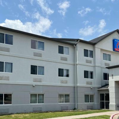 Studio 6 Oklahoma City, OK South (1101 East Interstate 240 Service Road 73149 Oklahoma City)