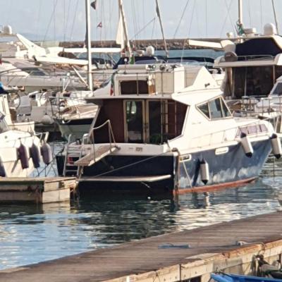 Salerno Yacht (39 Via Porto presso pontili Ventura 84121 Salerne)