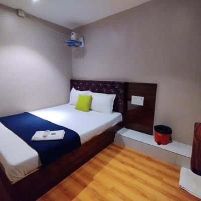 Hotel Aspen - Near Airport (Opp Aman Dormitory, 90 Feet Road, Near Sakinaka Metro station, Sakinaka, Andheri east, Mumbai - 400072 400072 Mumbai)
