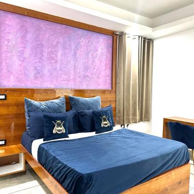 Photo luxury room on NH8 near Hero Honda Chowk Gurgaon