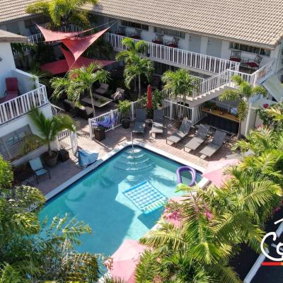 The Big Coconut Guesthouse - Gay Men's Resort (1021 Northeast 13th Avenue FL 33304 Fort Lauderdale)