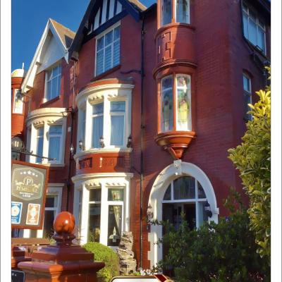 Pembroke Bed & Breakfast (11 King Edward Avenue FY2 9TD Blackpool)