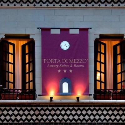 Porta Di Mezzo Luxury Suites & Rooms (Corso Umberto 143/ Via D'orville 98039 Taormine)