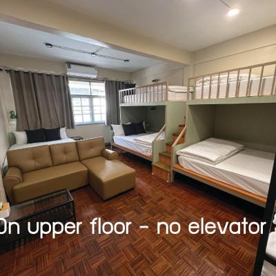 Achcha Family Hotel (23 Soi Wat Ratchasittharam 10600 Bangkok)