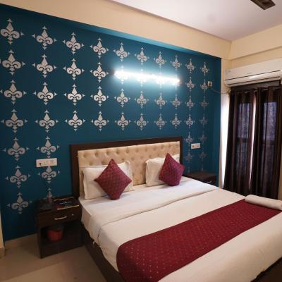 Photo Hotel Tourist Palace Near Delhi Airport