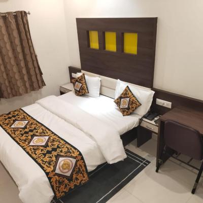 Hotel Marina (Kaki chamber opposite kadiakui reilif road kalupur road Ahmedabad 380001 Ahmedabad)