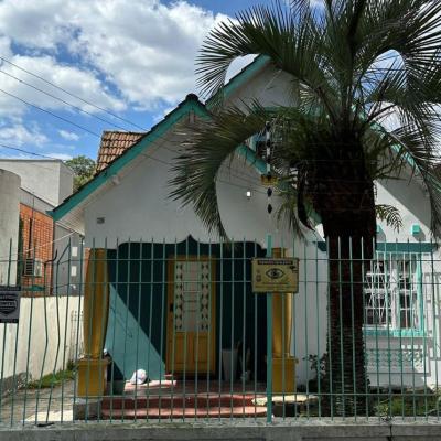 Hostel Hug Brasil (720 Rua Desembargador Vieira Cavalcanti 80510-342 Curitiba)