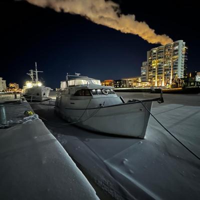 Houseboat Crescendo, a Floating Experience (24 Pitkänmöljäntie 90510 Oulu)