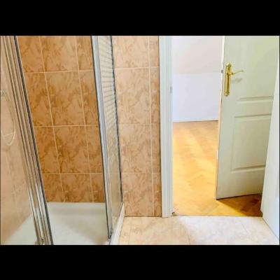 Piso para 6 personas 5 minutos del aeropuerto (14 Calle del Gran Poder 28042 Madrid)