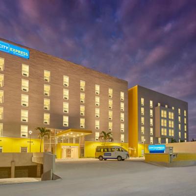 City Express by Marriott Cancun Aeropuerto (Blvd. Luis Donaldo Colosio Manzana 4 L. 5 LOCAL 461, Zona Calle Aeropuerto  Cancún)