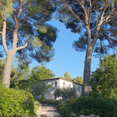 Lou Pantai, Bed and breakfast, Double Bedroom (Chemin de Chauchardy 480 13100 Aix-en-Provence)