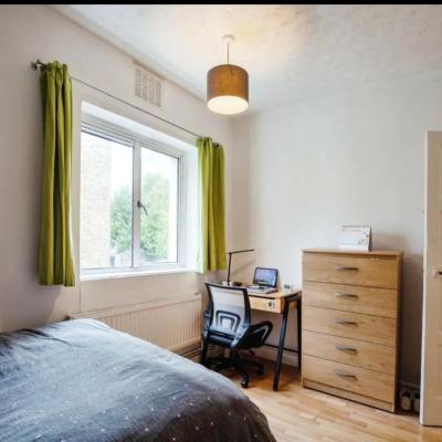 1 Double cosy room in London next to King's college hospital (Denmark Road SE5 9EJ Londres)