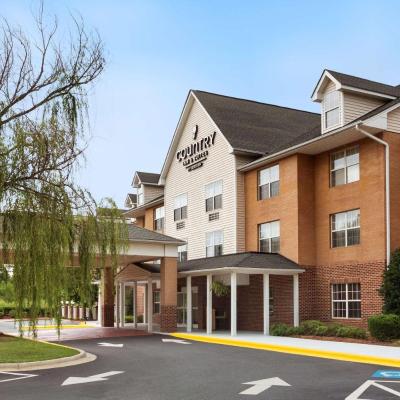 Country Inn & Suites by Radisson, Charlotte University Place, NC (131 East McCullough Drive NC 28262-3306 Charlotte)