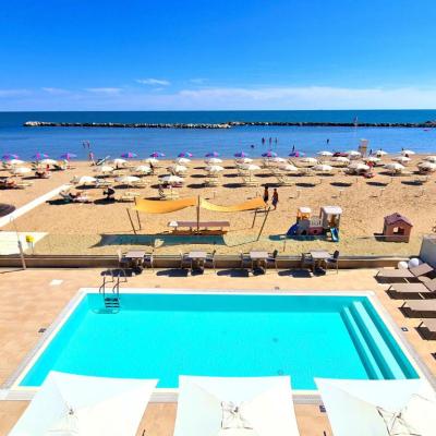 You & Me Beach Hotel (Viale Porto Palos 65 47811 Rimini)