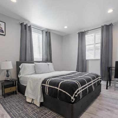 ৎ୭Comfy Bedroom w/office tableৎ୭ (2144 West 75th Street CA 90047 Los Angeles)