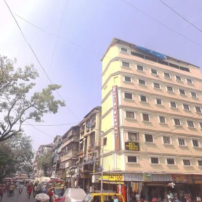 Hotel New Peninsula Suite - Near Masjid Bandar and CST Station - South Mumbai (Mohammed Ali Road 400003 Mumbai)