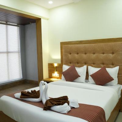 HOTEL PRESTON (SG Barve Marg 400024 Mumbai)
