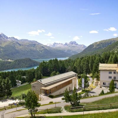 Berghotel Randolins (via Curtins 2 7500 Saint-Moritz)