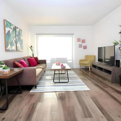 Los Angeles Premium Suites with Free Parking (Santa Monica Blvd & Cole Ave  CA 90038 Los Angeles)