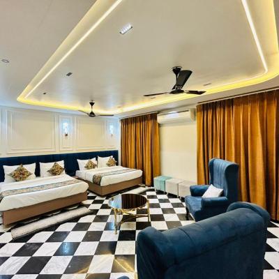 Taj Ronak Luxury Hotels (Near by Grand Mercure Parking, Opposite Basai Chawki, Fatehabad Road, Taj Nagari Phase-2, Agra 282001 Agra)