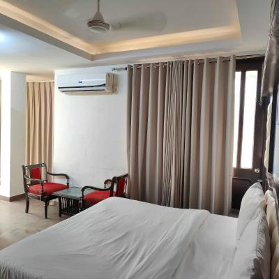 OYO Hotel Mg Near Dilli Haat Ina (A2/9 Africa Avenue, Block A 2, Nauroji Nagar 110029 New Delhi)