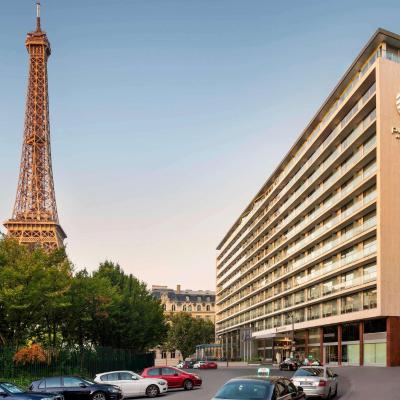 Pullman Paris Tour Eiffel (18 Avenue De Suffren, Entrée au 22 rue Jean Rey 75015 Paris)