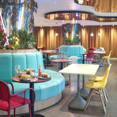 B&B HOTEL Paris 17 Batignolles (4 Boulevard Berthier 75017 Paris)