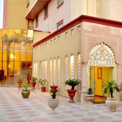 Pink Pearl Hotel (10th Mile, Ajmer Road 303905 Jaipur)
