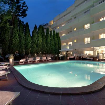Astoria Suite Hotel (Viale Amerigo Vespucci, 27 47900 Rimini)