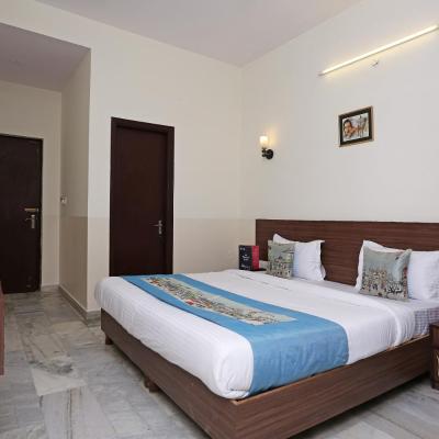 Hotel Maan's Heritage (Plot No 504, Raja Park, Behind A/c Market, Balmiki Marg, Lane No 6, Jaipur 302004 Jaipur)