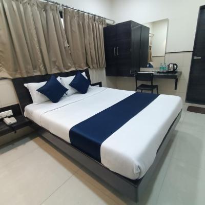 Hotel Triton - Near US Embassy (15-B, Indira Bhavan, Road No. 1, Near Sion Railway Station Opp. Hotel Ashray International, Sion East, Mumbai, Maharashtra 400022 400022 Mumbai)