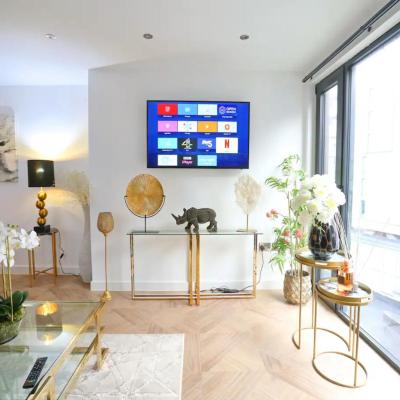 Pass the Keys Super King Penthouse Minutes from Arndale Centre ( M3 7AQ Manchester)