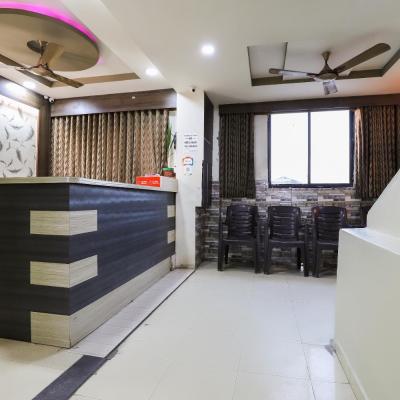 Collection O Hotel Balaji (SF/06 to 08,  Shreenath Etate Nr Ramol Chokdi Phase 4 GIDC Vatva 382445 Ahmedabad)