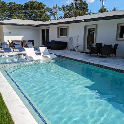 Cozy Fun-Size Getaway + Pool&Spa 5 mins to Beach (2600 Middle River Drive FL 33306 Fort Lauderdale)