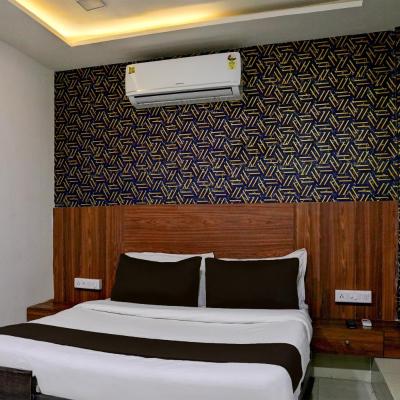 OYO Hotel Angel Park (1st floor, Devnandan Mega Mall, opp. sanyas ashram, 1st floor, Devnandan Mega Mall 380006 Ahmedabad)