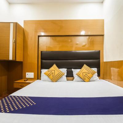 OYO Hotel Silver Palace Dx (614, Mantola, Near 6 Tooti Chowk, Paharganj (Near Delhi Railway Station), Delhi 110055 New Delhi)