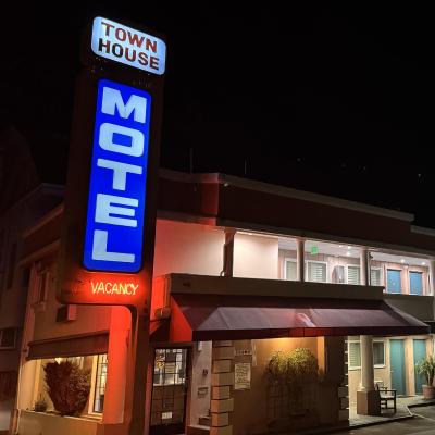 Town House Motel (1650 Lombard Street CA 94123 San Francisco)