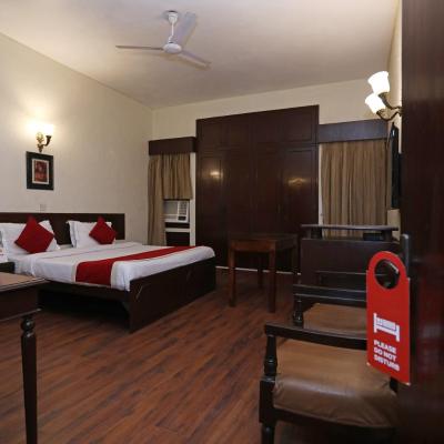 Hamilton Hotel (Plot No S 153,  Panchsheel Park South 110017 New Delhi)