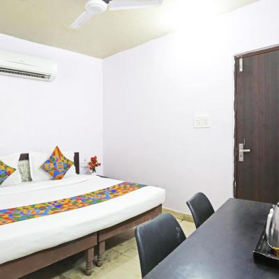 Twamev Punjabi Bagh (Trinagar, Rampura School Road, Main Metro Near Ashok Park, Delhi 61 110034 New Delhi)