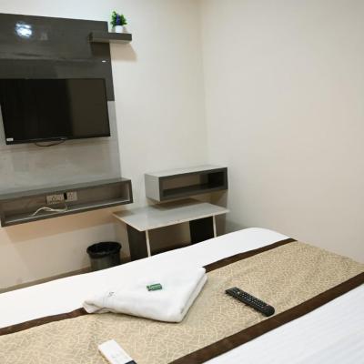 HOTEL MAXVILLA (Sarkhej Circle 380055 Ahmedabad)