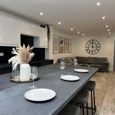 We House One - Birmingham (110 Tiverton Road B29 6BT Birmingham)