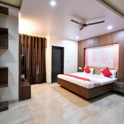OYO Hotel GT View (D-174, Anurag Path, Opposite Gaurav Tower, D-Block, Malviya Nagar 302017 Jaipur)